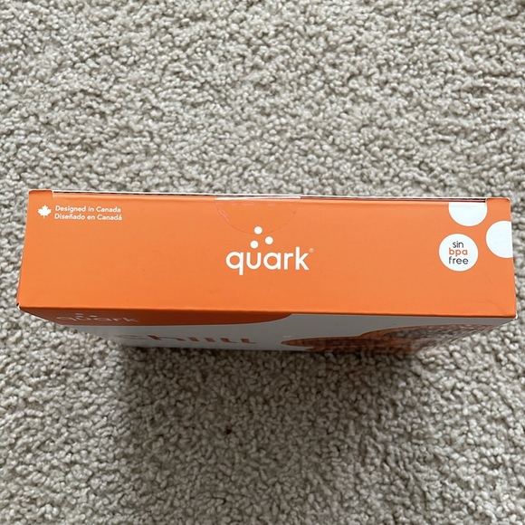 NWT Quark Chill Silicone Freezer Tray with Lid - Picture 3 of 3